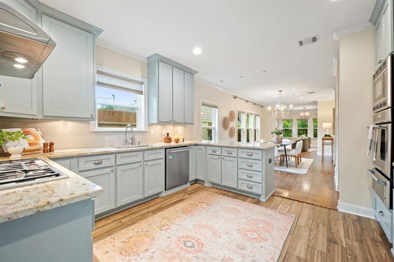 1119 N Winnetka Avenue, Dallas TX 75208 - Photo 2