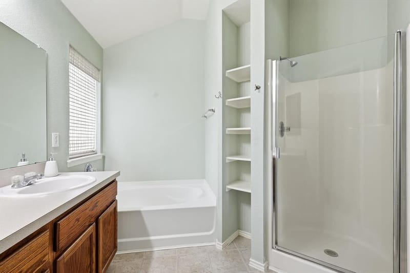 1703 Wolf Creek Drive, Arlington TX 76018 - Photo 17