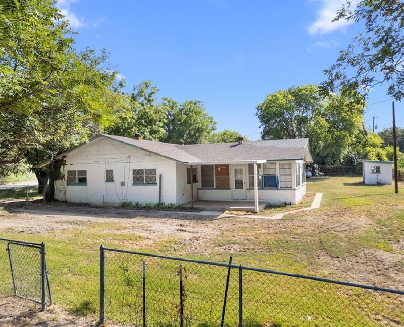 250 Bluegrass, Whitney TX 76692 - Photo 16