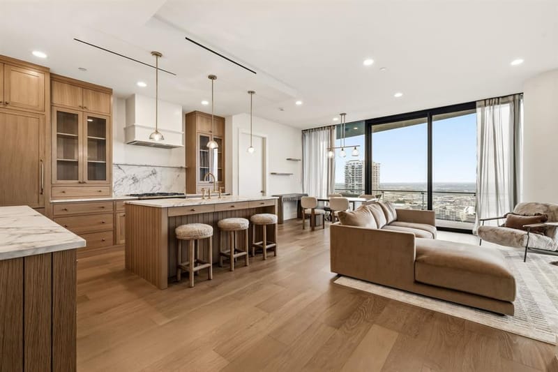 3130 N Harwood Street # 1702, Dallas TX 75201