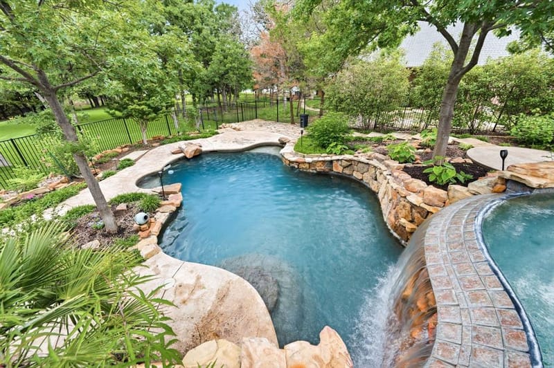 3091 Whispering Oaks Drive, Highland Village TX 75077 - Photo 2