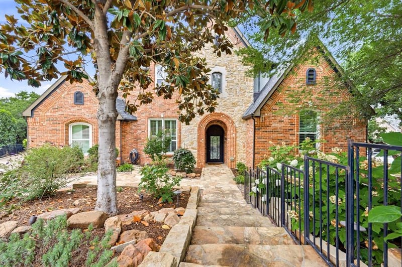 3091 Whispering Oaks Drive, Highland Village TX 75077 - Photo 3