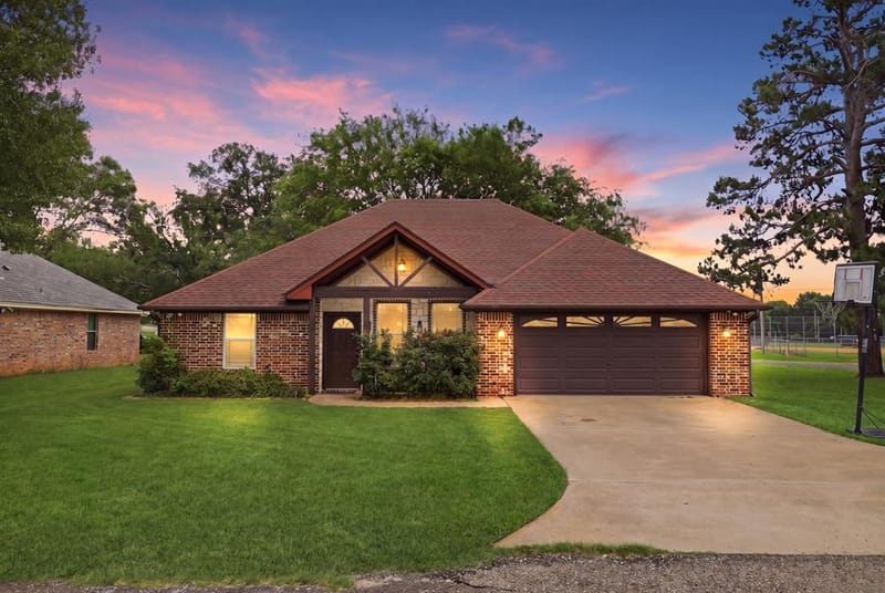 605 Penny Lane, Lindale TX 75771