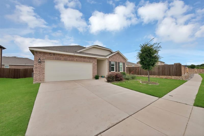 19 Cherryridge Drive, Edgecliff Village TX 76134 - Photo 6