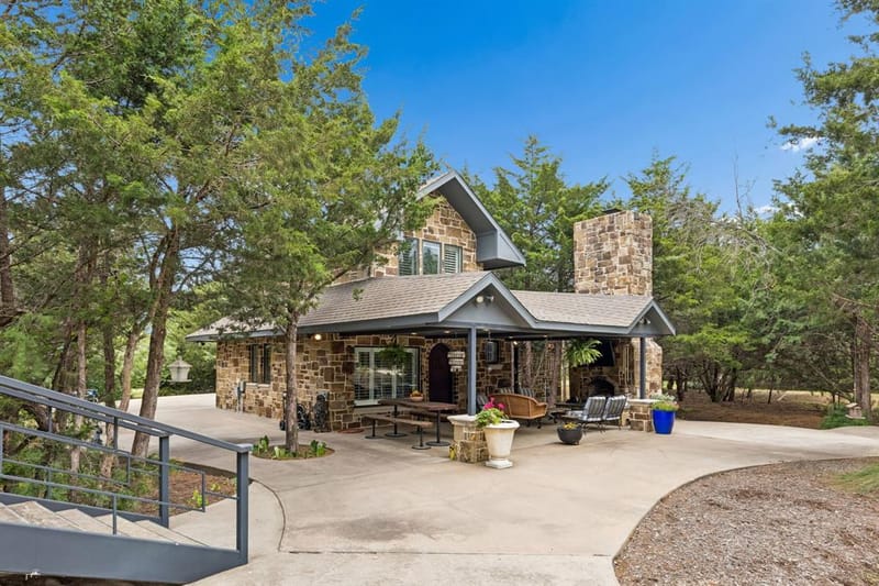 1306 Morrow Road, Valley View TX 76272 - Photo 30