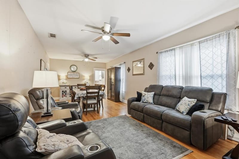 2518 Gladstone Drive, Dallas TX 75211 - Photo 4