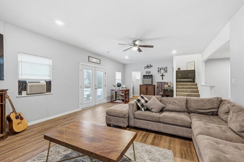 2518 Gladstone Drive, Dallas TX 75211 - Photo 21