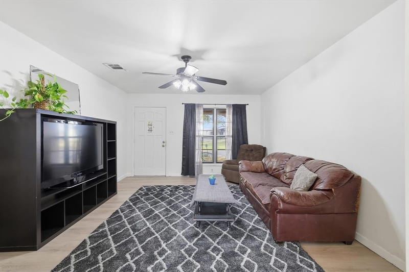 612 N 10th Street, Sanger TX 76266 - Photo 7