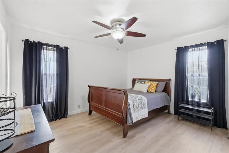 612 N 10th Street, Sanger TX 76266 - Photo 24