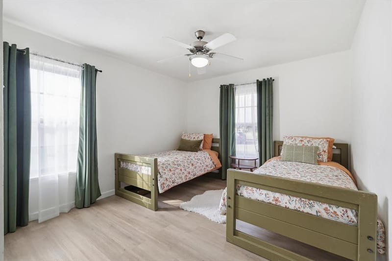 612 N 10th Street, Sanger TX 76266 - Photo 29