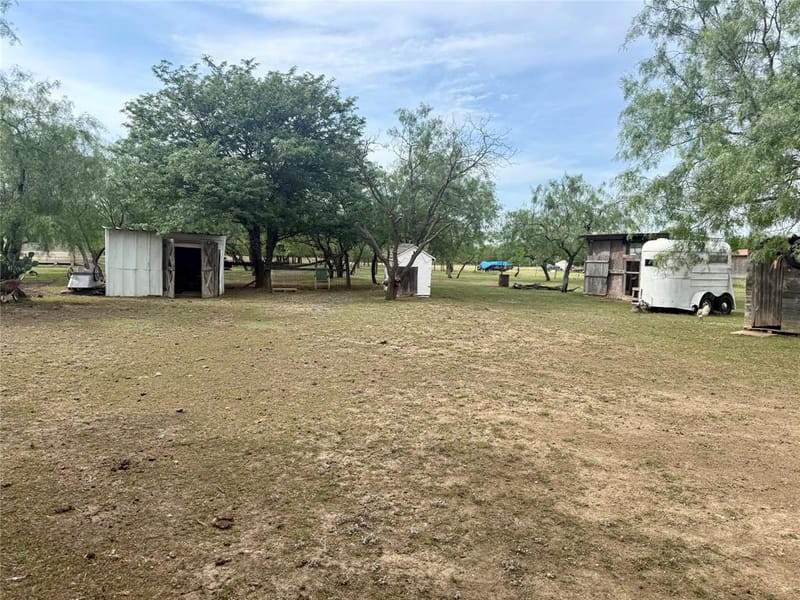 1132 SW County Road 2348, Richland TX 76681 - Photo 25