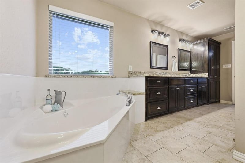 460 County Road 4421, Trenton TX 75490 - Photo 18
