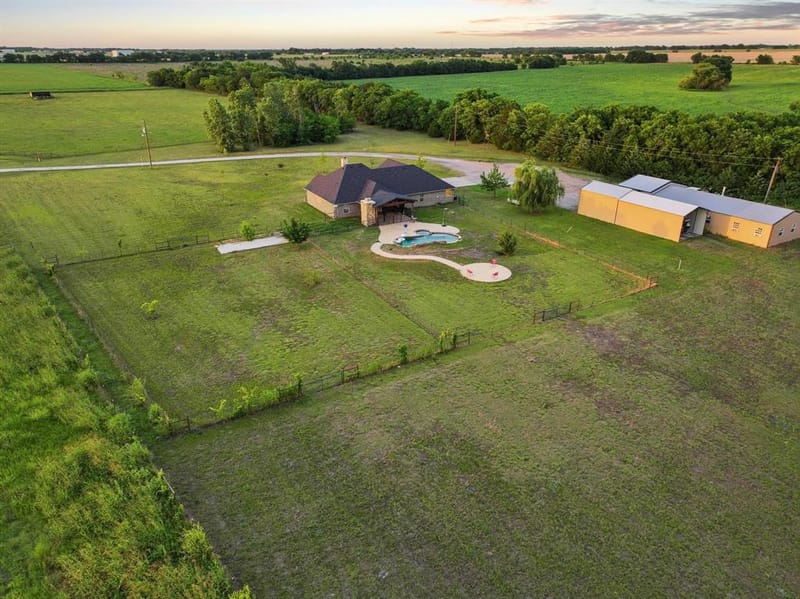 460 County Road 4421, Trenton TX 75490 - Photo 8