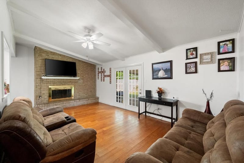 402 Carol Avenue, Corsicana TX 75110 - Photo 4