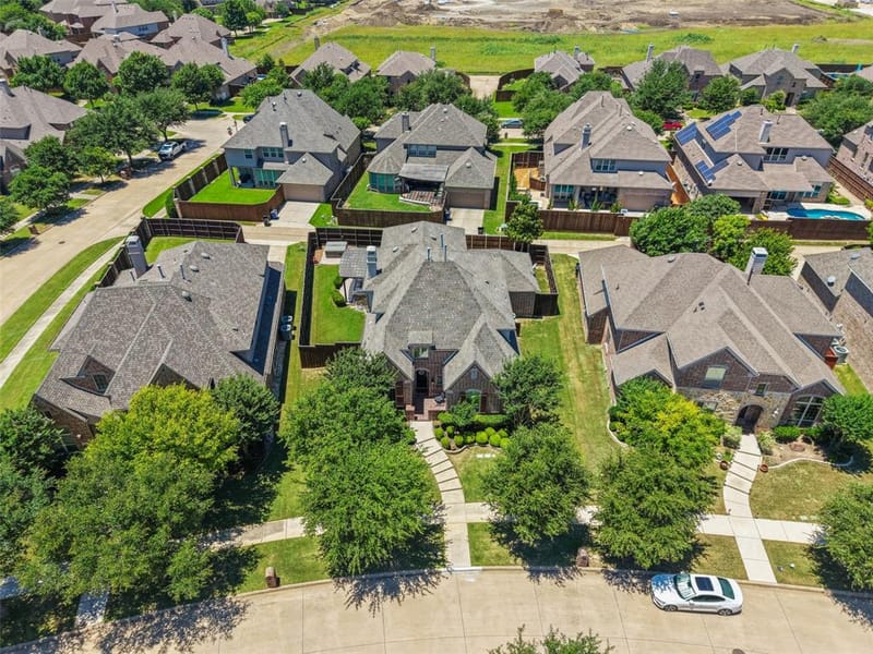 8747 Kelvington Drive, Frisco TX 75035 - Photo 32