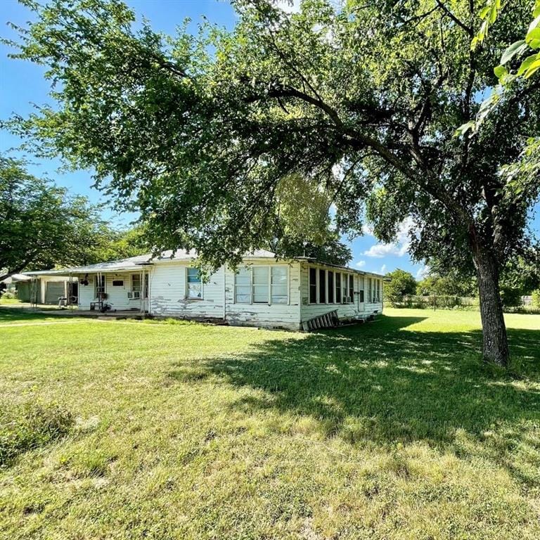 514 W Roosevelt Avenue, Whitney TX 76692 - Photo 2