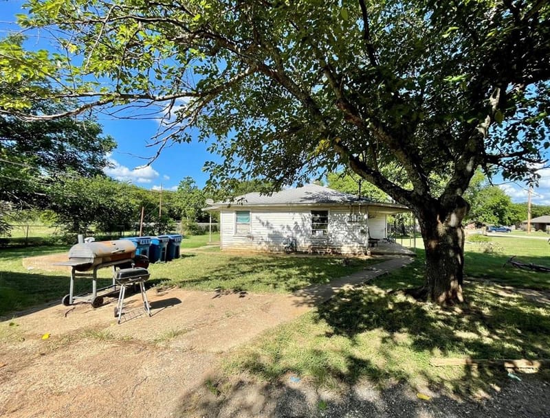 514 W Roosevelt Avenue, Whitney TX 76692 - Photo 3
