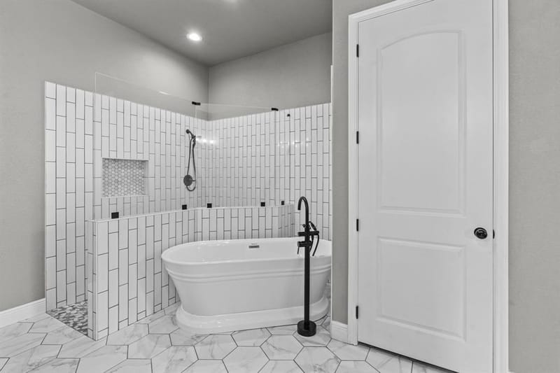 7348 Brady Oaks Drive, Fort Worth TX 76135 - Photo 13