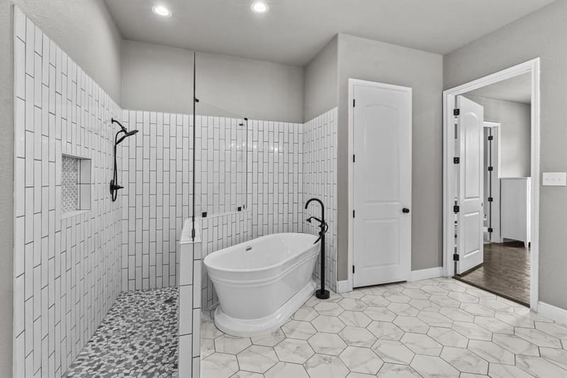 7348 Brady Oaks Drive, Fort Worth TX 76135 - Photo 14