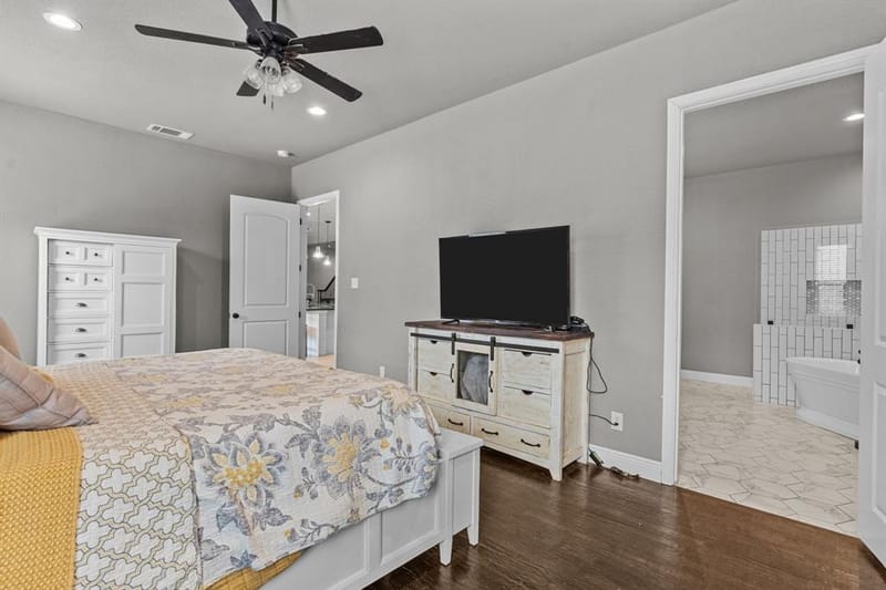 7348 Brady Oaks Drive, Fort Worth TX 76135 - Photo 11