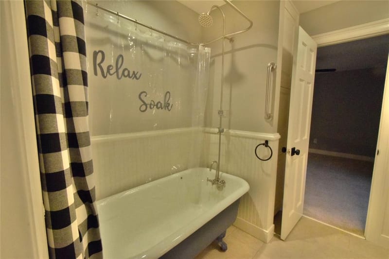 6405 Secretariat Court, Granbury TX 76049 - Photo 13