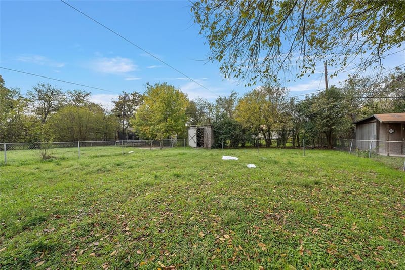 1905 Bell Street, Waco TX 76711 - Photo 11