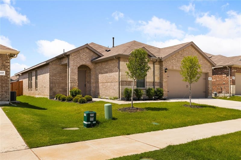 6221 Flour Mill Run, Fort Worth TX 76179 - Photo 2