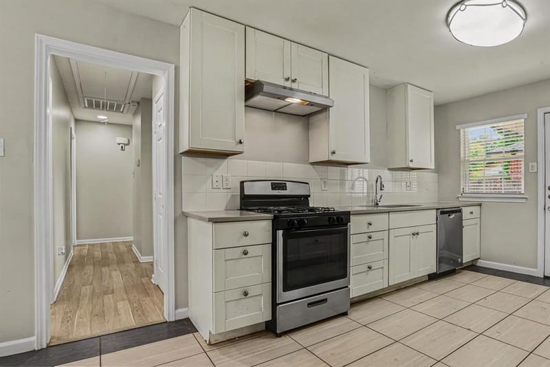 1125 Waweenoc Avenue, Dallas TX 75216 - Photo 7