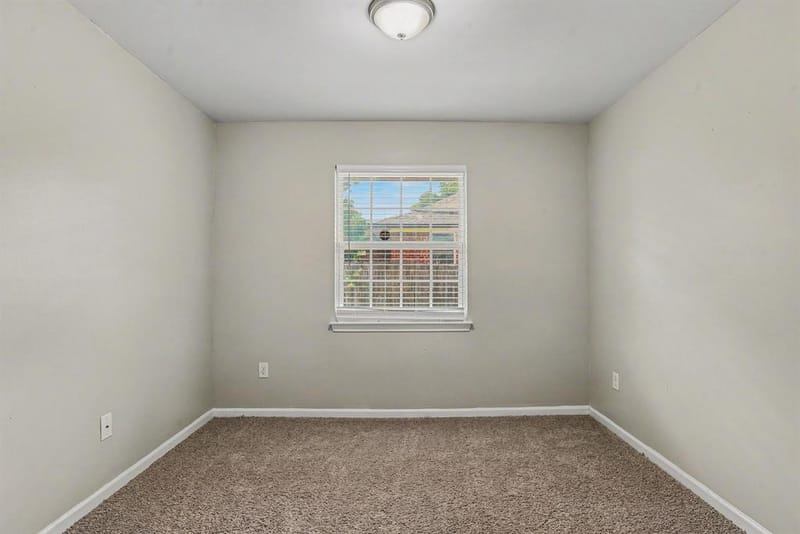 1125 Waweenoc Avenue, Dallas TX 75216 - Photo 14