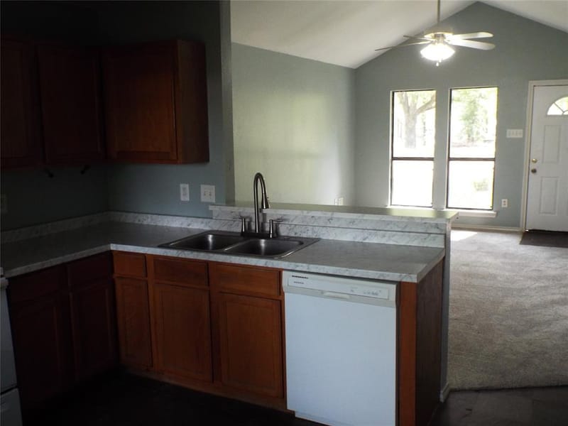 747 Luther Ln, Gun Barrel City TX 75156 - Photo 5