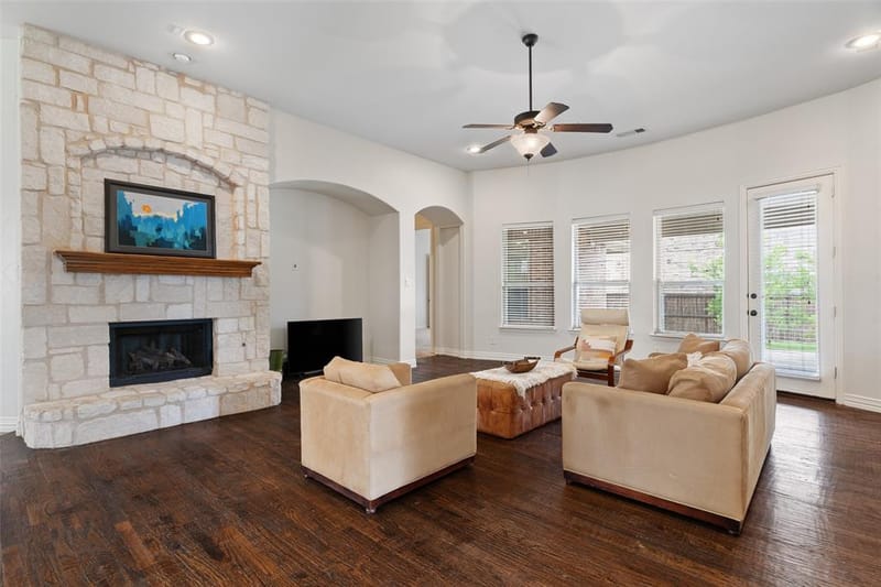 285 Talbot Lane, Sunnyvale TX 75182 - Photo 5