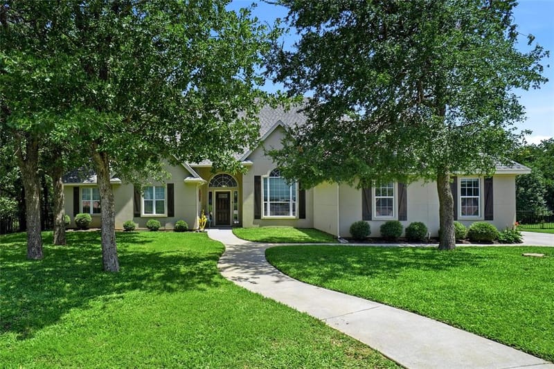 102 Manders Court, Runaway Bay TX 76426 - Photo 3