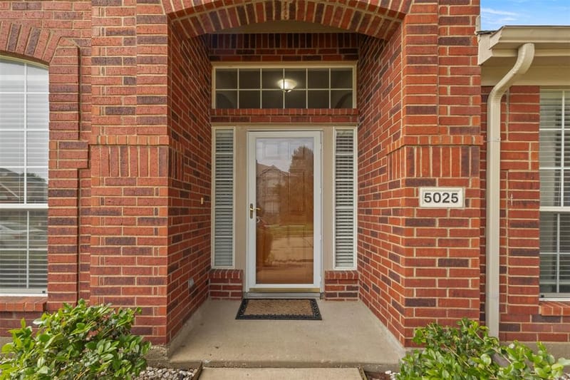 5025 Vineyard Lane, McKinney TX 75070 - Photo 2