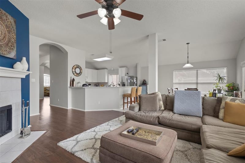 5025 Vineyard Lane, McKinney TX 75070 - Photo 6