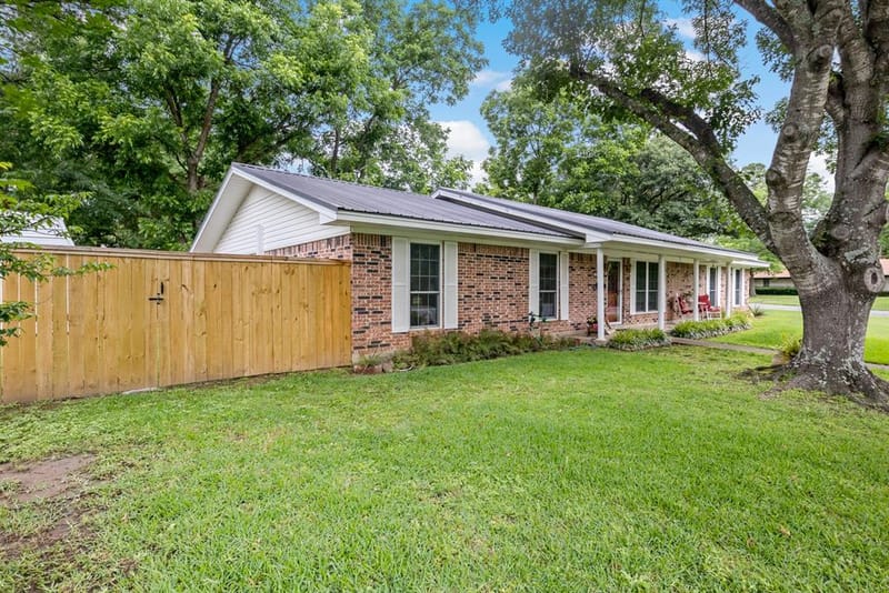 1002 S Lide Avenue, Mount Pleasant TX 75455 - Photo 2