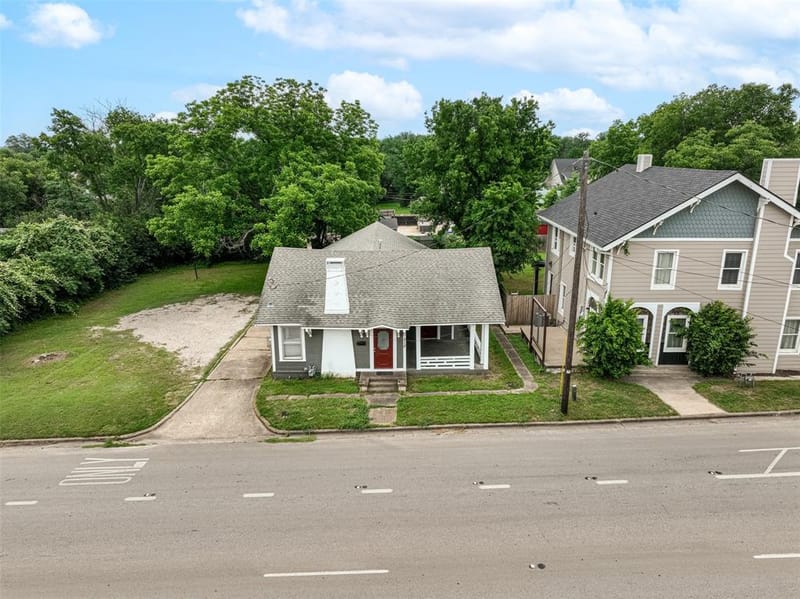 512 Herring Avenue, Waco TX 76708 - Photo 3