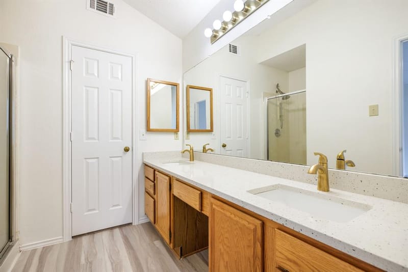 3208 Hickory Court, Bedford TX 76021 - Photo 13
