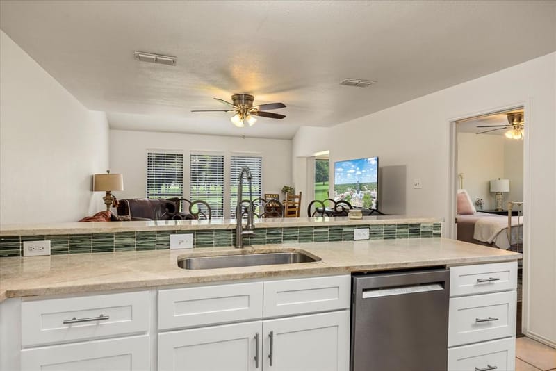 4407 Overlook Court, Granbury TX 76049 - Photo 7