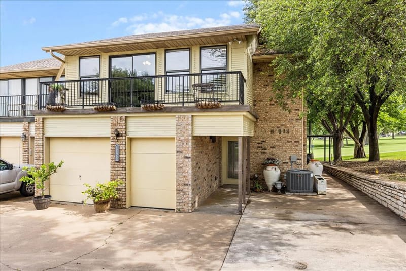 4407 Overlook Court, Granbury TX 76049 - Photo 3
