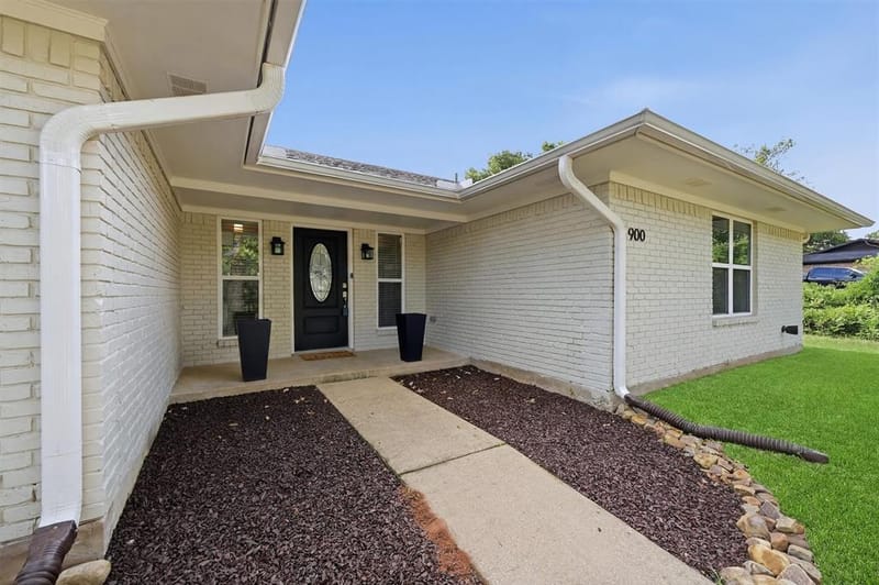 900 Cortez Street, Denison TX 75020 - Photo 2