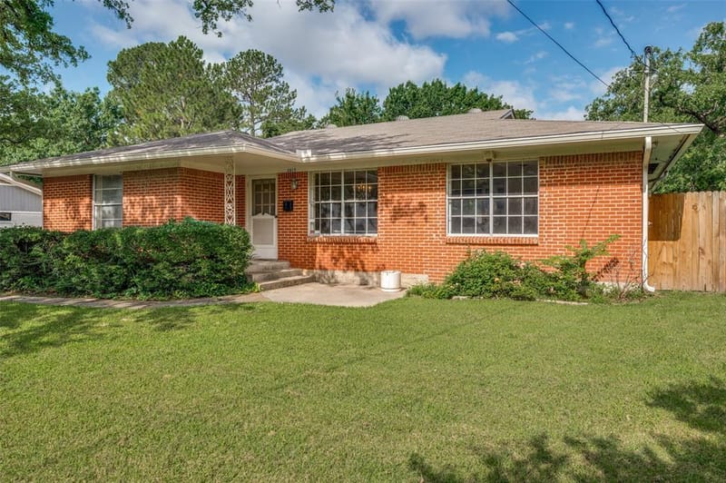 2615 Glenwood Lane, Denton TX 76209 - Photo 2