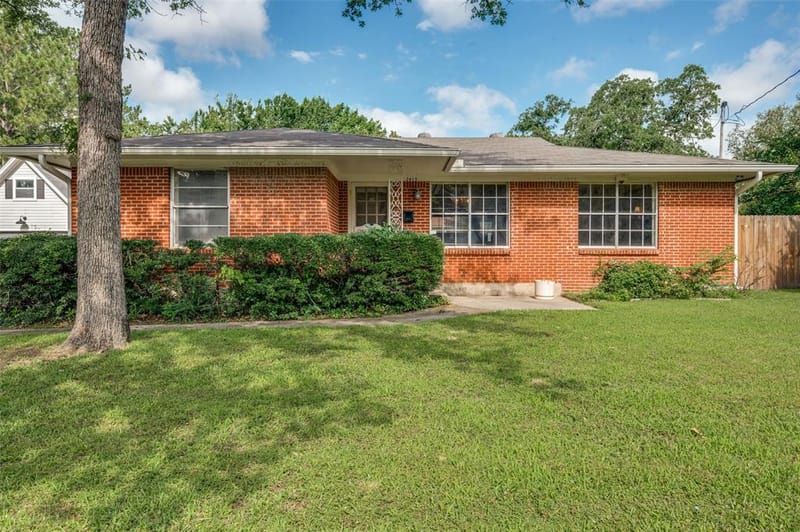 2615 Glenwood Lane, Denton TX 76209 - Photo 3