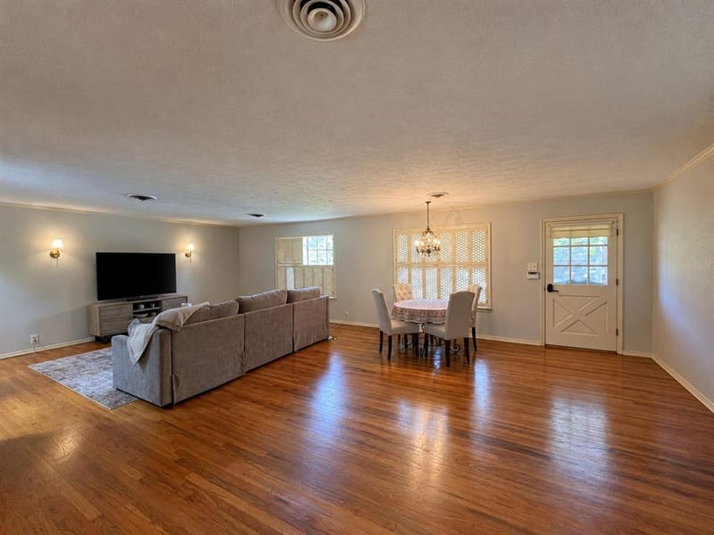 2615 Glenwood Lane, Denton TX 76209 - Photo 8