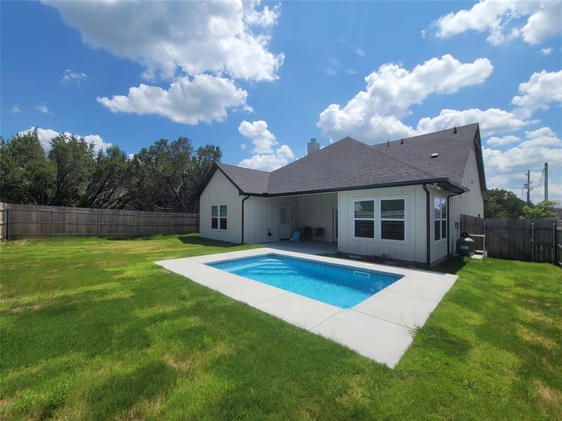 4825 Wichita Street, Granbury TX 76048