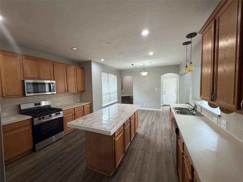 1055 Heathrow Drive, Frisco TX 75036 - Photo 6