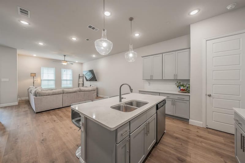 12933 Couture Drive, Farmers Branch TX 75234 - Photo 9