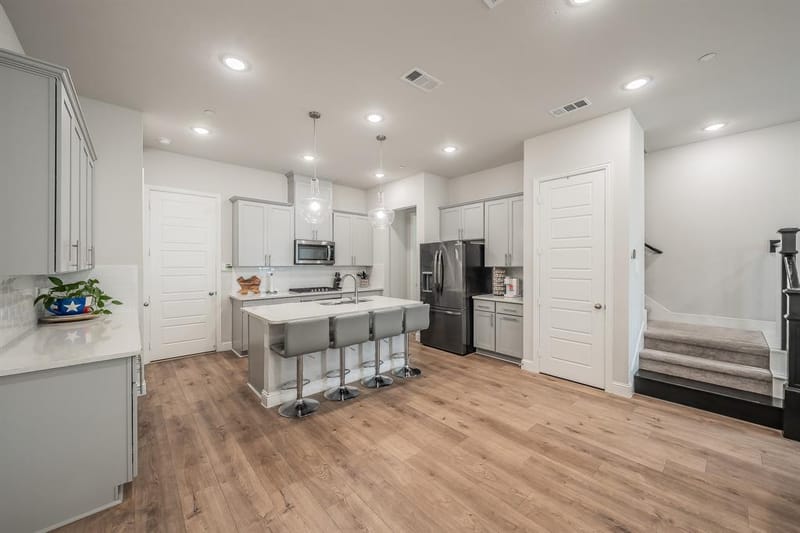 12933 Couture Drive, Farmers Branch TX 75234 - Photo 8
