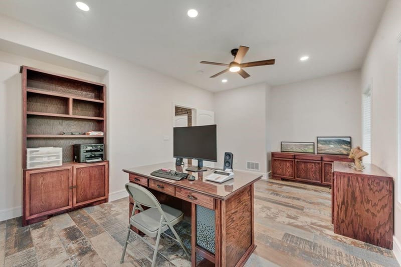 11167 Plainview Road, Krum TX 76249 - Photo 31