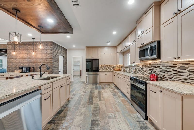 11167 Plainview Road, Krum TX 76249 - Photo 8