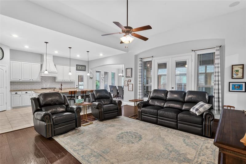 10909 Smithville Place, McKinney TX 75071 - Photo 4